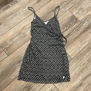 Patterned, H&M, mini dress, spaghetti straps, and adjustable waist